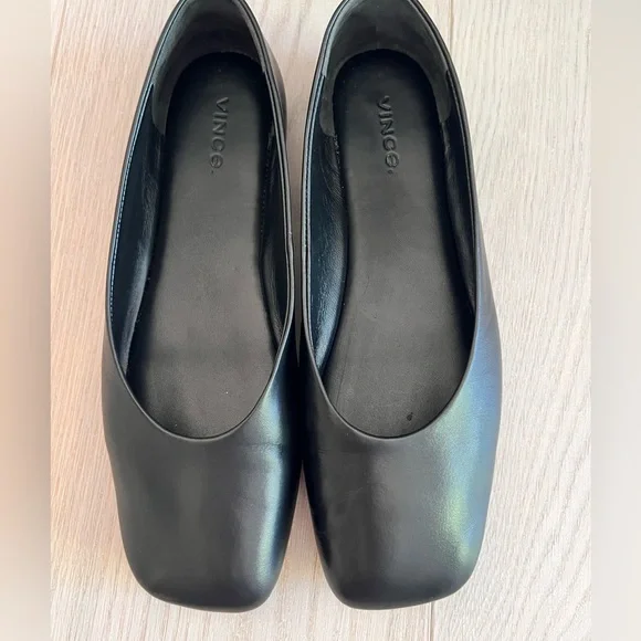 Vince Women's Sleek Black Leather Flats - Picture 3 of 7
